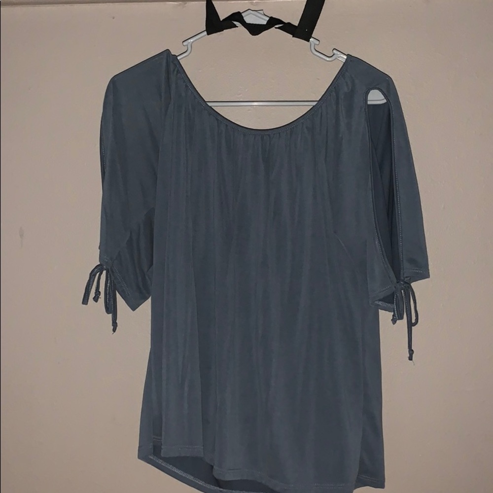 Grey short sleeve shirt